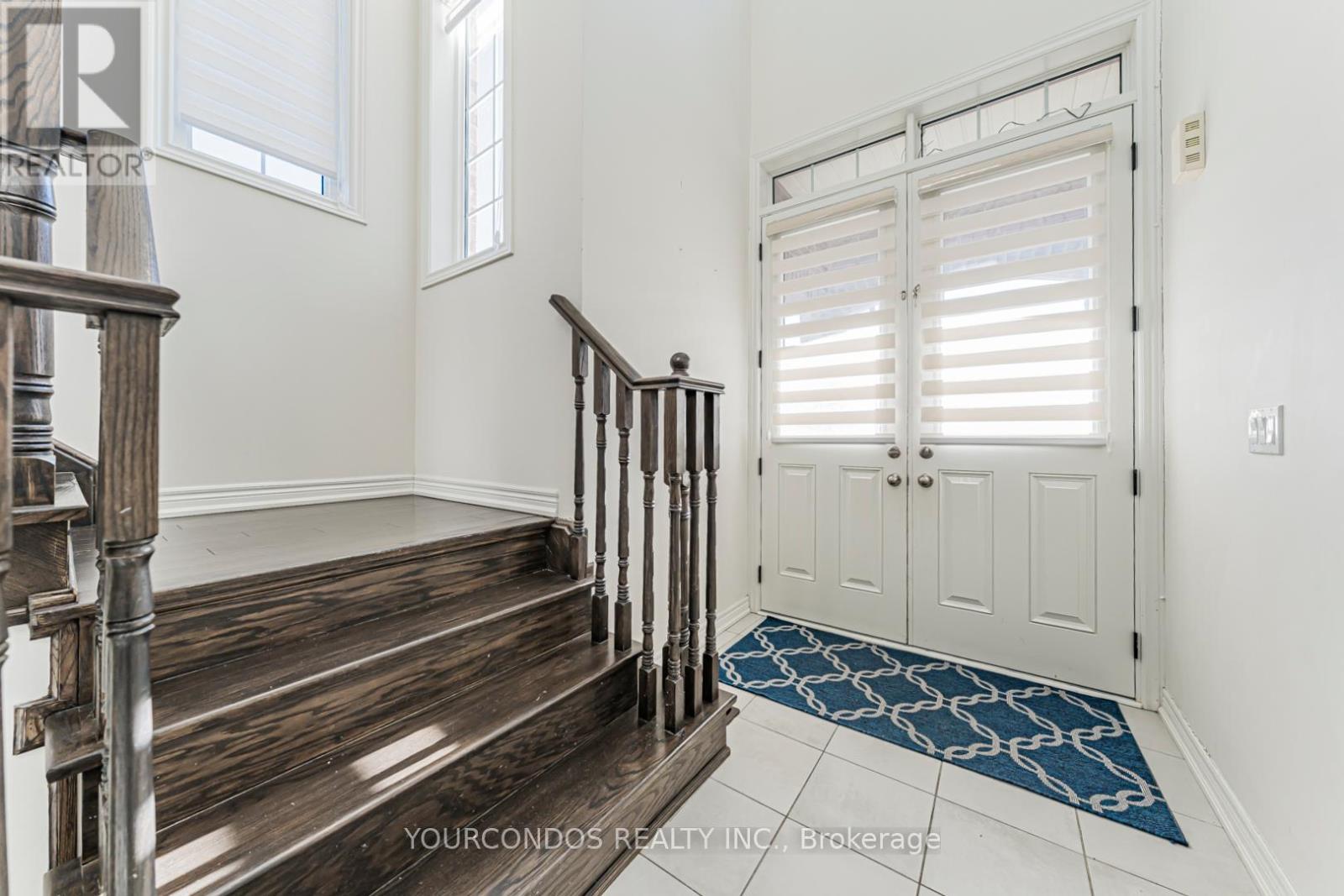 100 Beckett Avenue, East Gwillimbury (Holland Landing), Ontario  L9N 0S7 - Photo 7 - N12650316