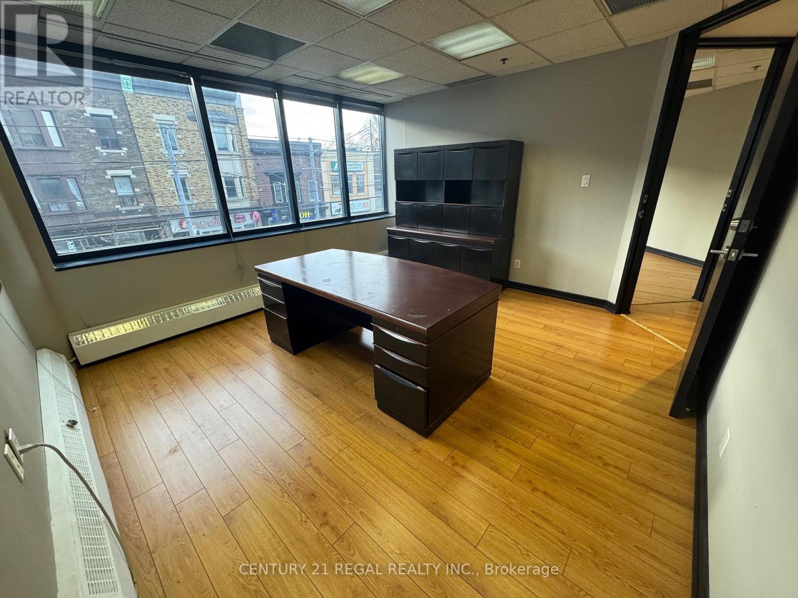 201-622 College Street, Toronto, Ontario  M6G 1B4 - Photo 7 - C12650666