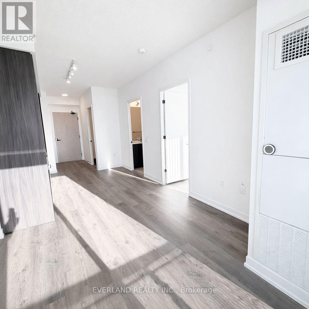 4610 - 8 Interchange Way, Vaughan, Ontario  L4K 0R2 - Photo 7 - N12650682