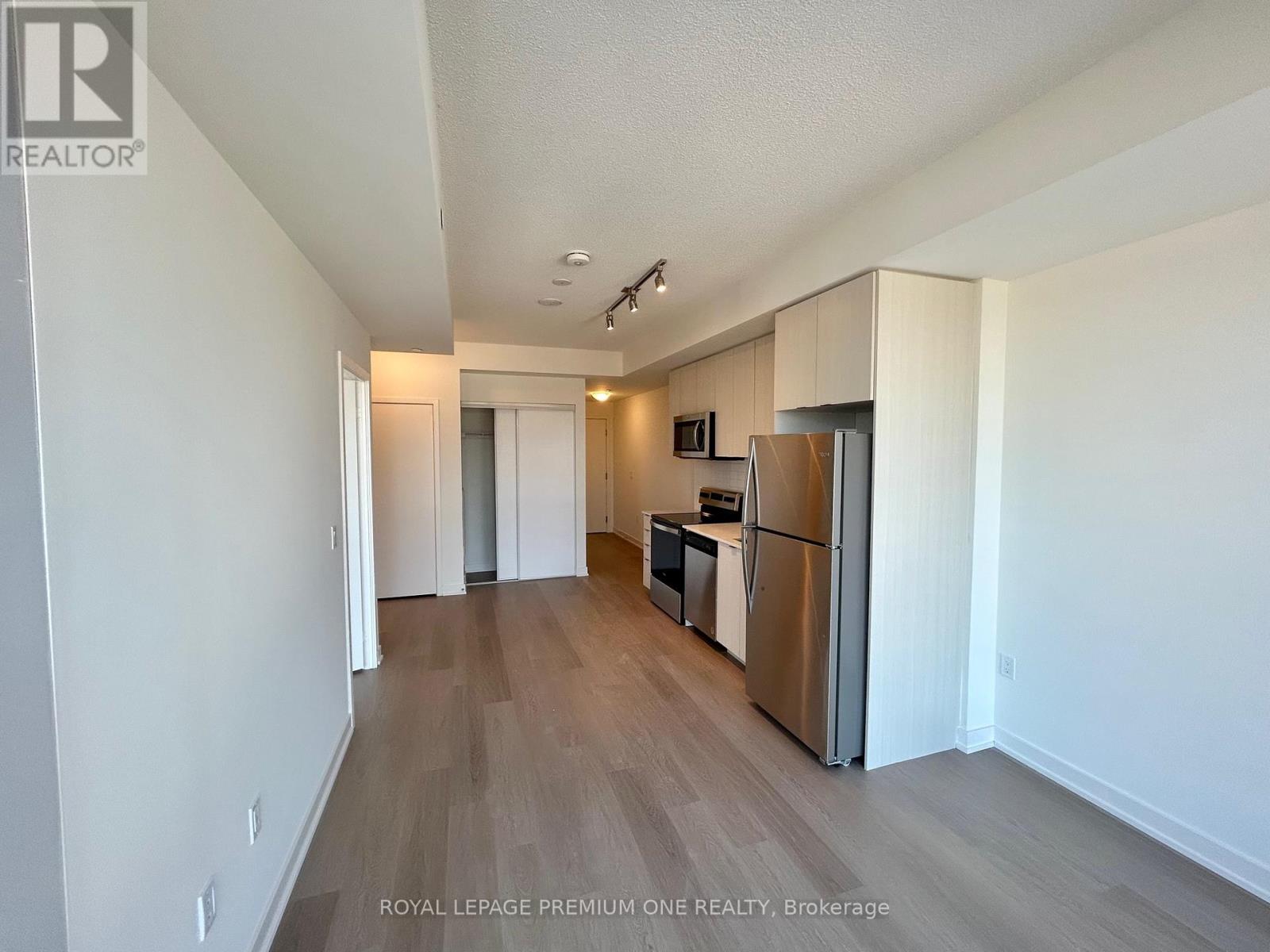 421 - 859 The Queensway Avenue W, Toronto, Ontario  M8Z 1N8 - Photo 6 - W12650668