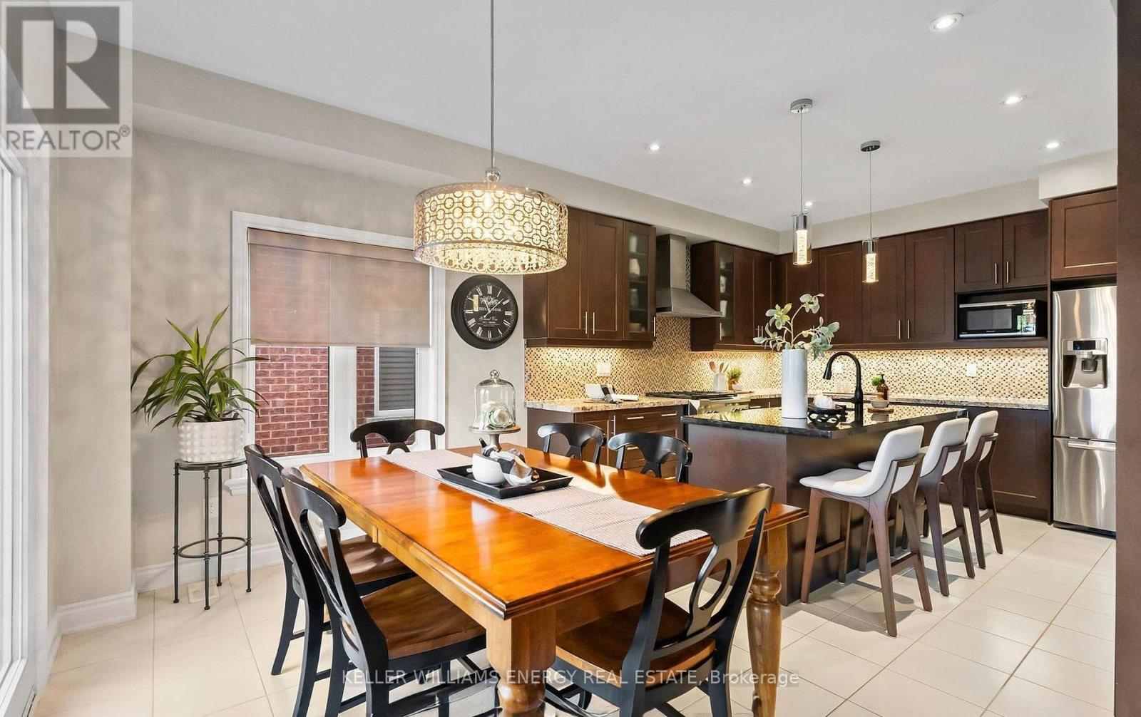 34 Endeavour Court, Whitby, Ontario  L1P 0B5 - Photo 5 - E12650714