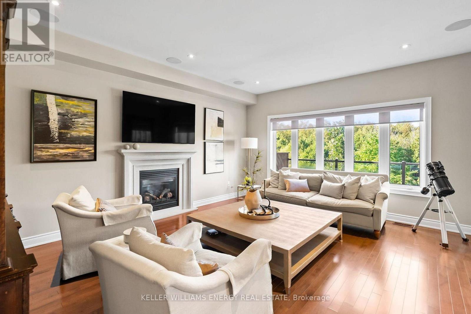 34 Endeavour Court, Whitby, Ontario  L1P 0B5 - Photo 8 - E12650714