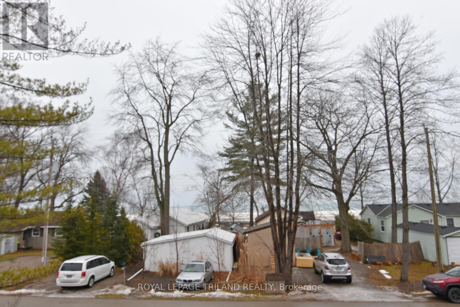 9904 Lake Road, Lambton Shores, Ontario  N0N 1J1 - Photo 14 - X12650704