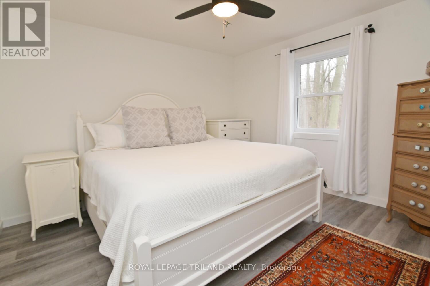 9904 Lake Road, Lambton Shores, Ontario  N0N 1J1 - Photo 18 - X12650704