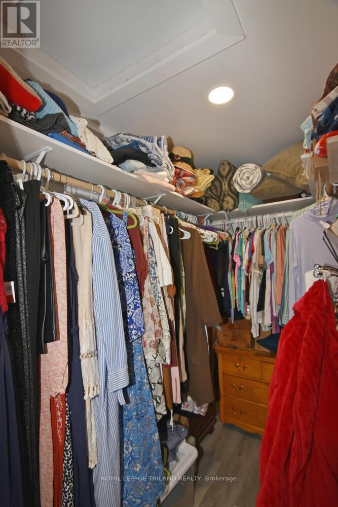 9904 Lake Road, Lambton Shores, Ontario  N0N 1J1 - Photo 19 - X12650704