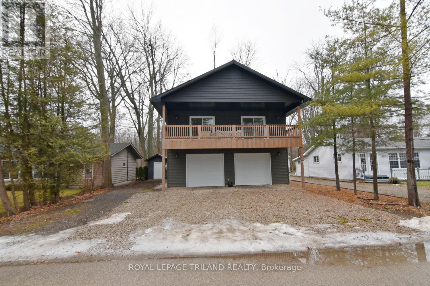 9904 Lake Road, Lambton Shores, Ontario  N0N 1J1 - Photo 2 - X12650704