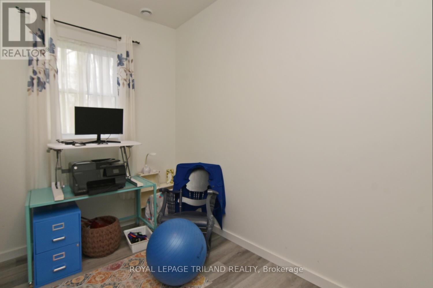 9904 Lake Road, Lambton Shores, Ontario  N0N 1J1 - Photo 24 - X12650704