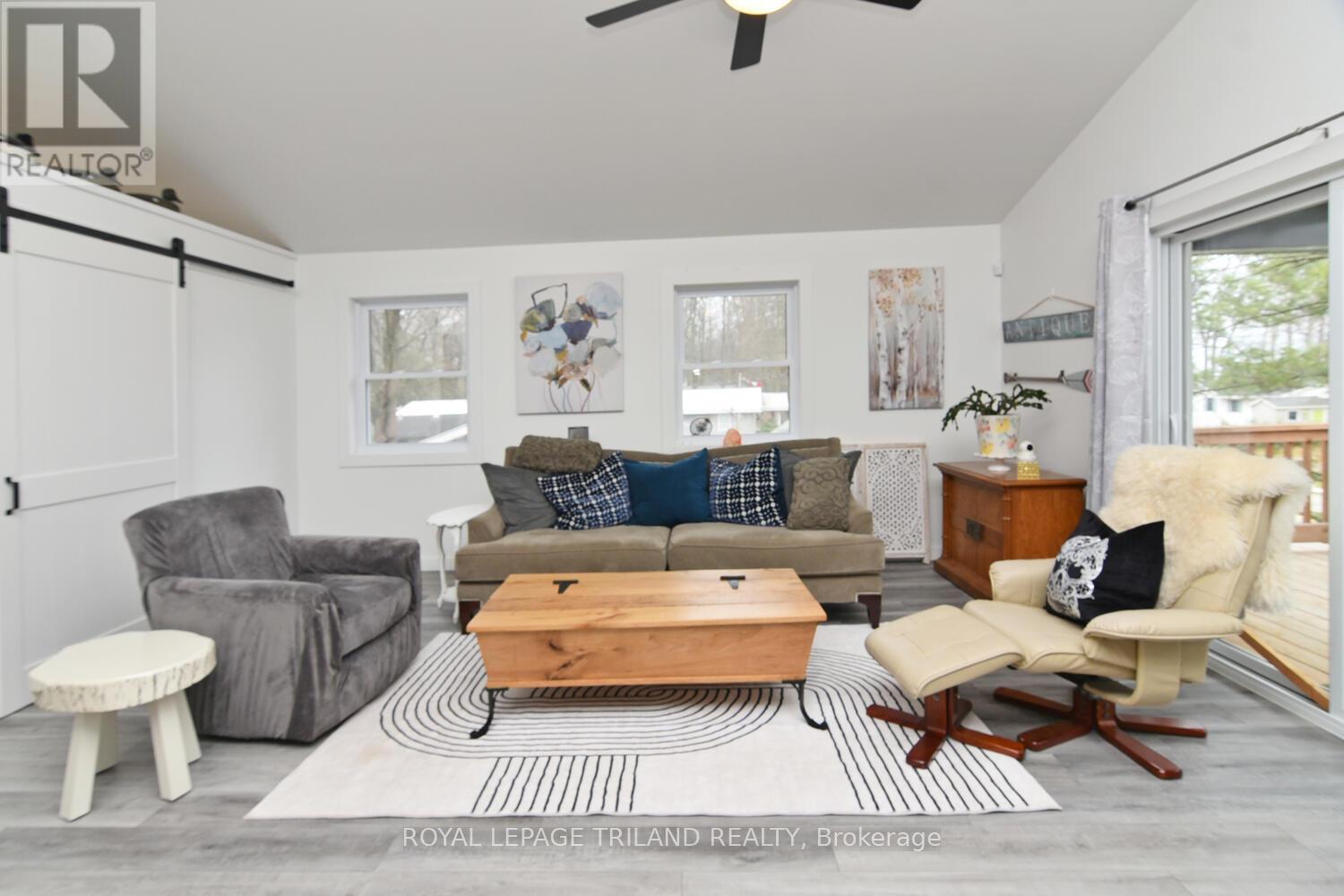 9904 Lake Road, Lambton Shores, Ontario  N0N 1J1 - Photo 3 - X12650704