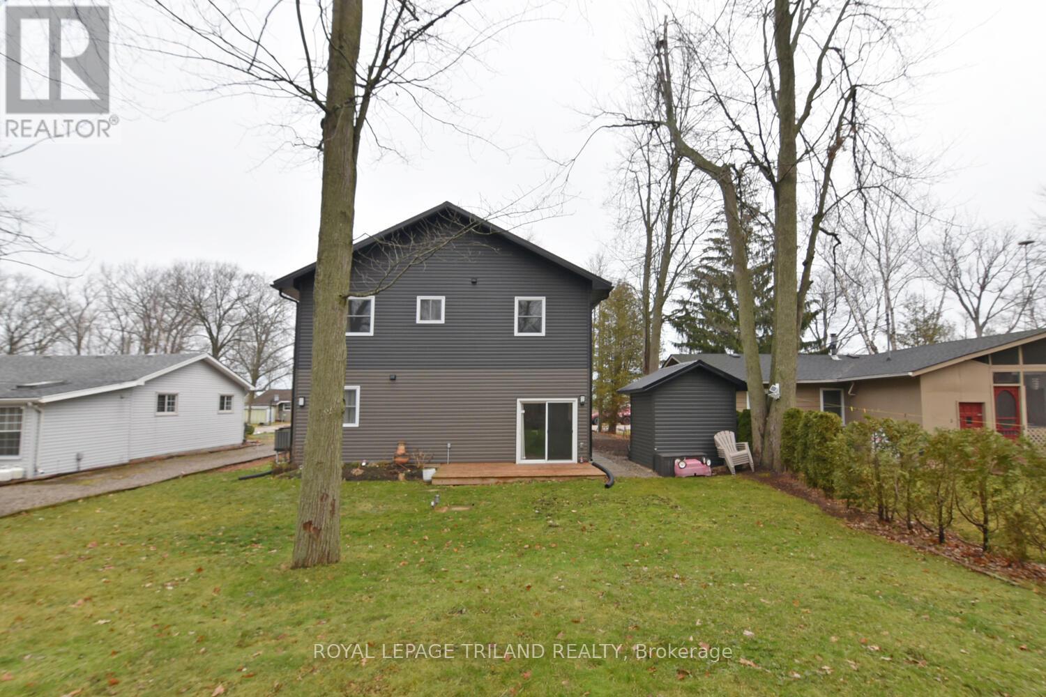9904 Lake Road, Lambton Shores, Ontario  N0N 1J1 - Photo 35 - X12650704