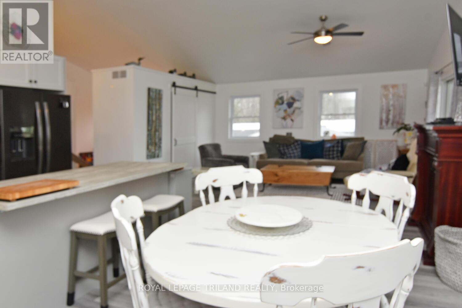 9904 Lake Road, Lambton Shores, Ontario  N0N 1J1 - Photo 9 - X12650704