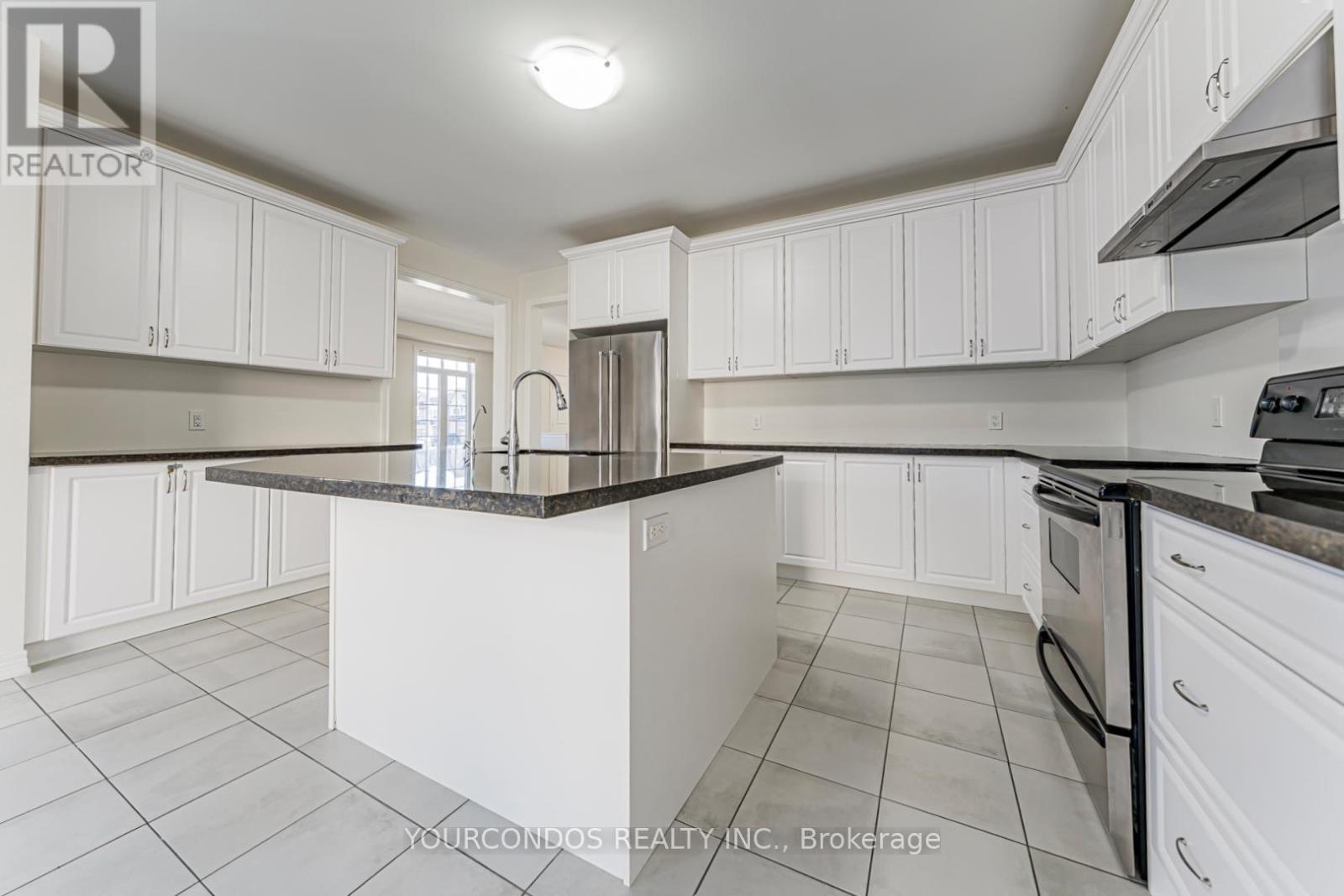 100 Beckett Avenue, East Gwillimbury (Holland Landing), Ontario  L9N 0S7 - Photo 16 - N12650316