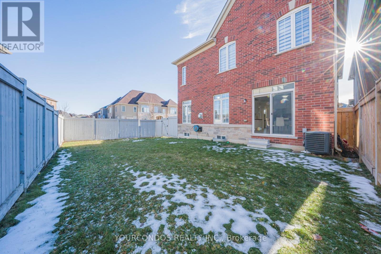 100 Beckett Avenue, East Gwillimbury (Holland Landing), Ontario  L9N 0S7 - Photo 2 - N12650316