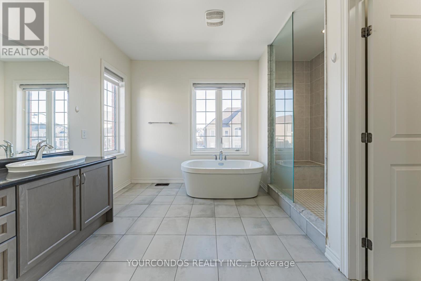 100 Beckett Avenue, East Gwillimbury (Holland Landing), Ontario  L9N 0S7 - Photo 34 - N12650316