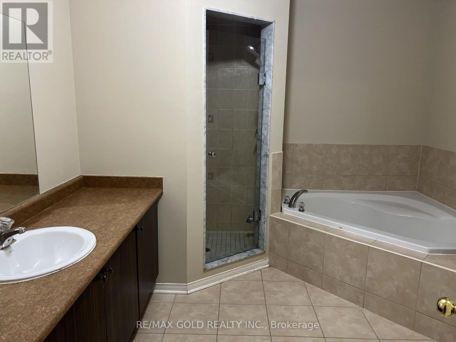 138 Degrassi Cove Circle, Brampton, Ontario  L6X 0N8 - Photo 17 - W12650672