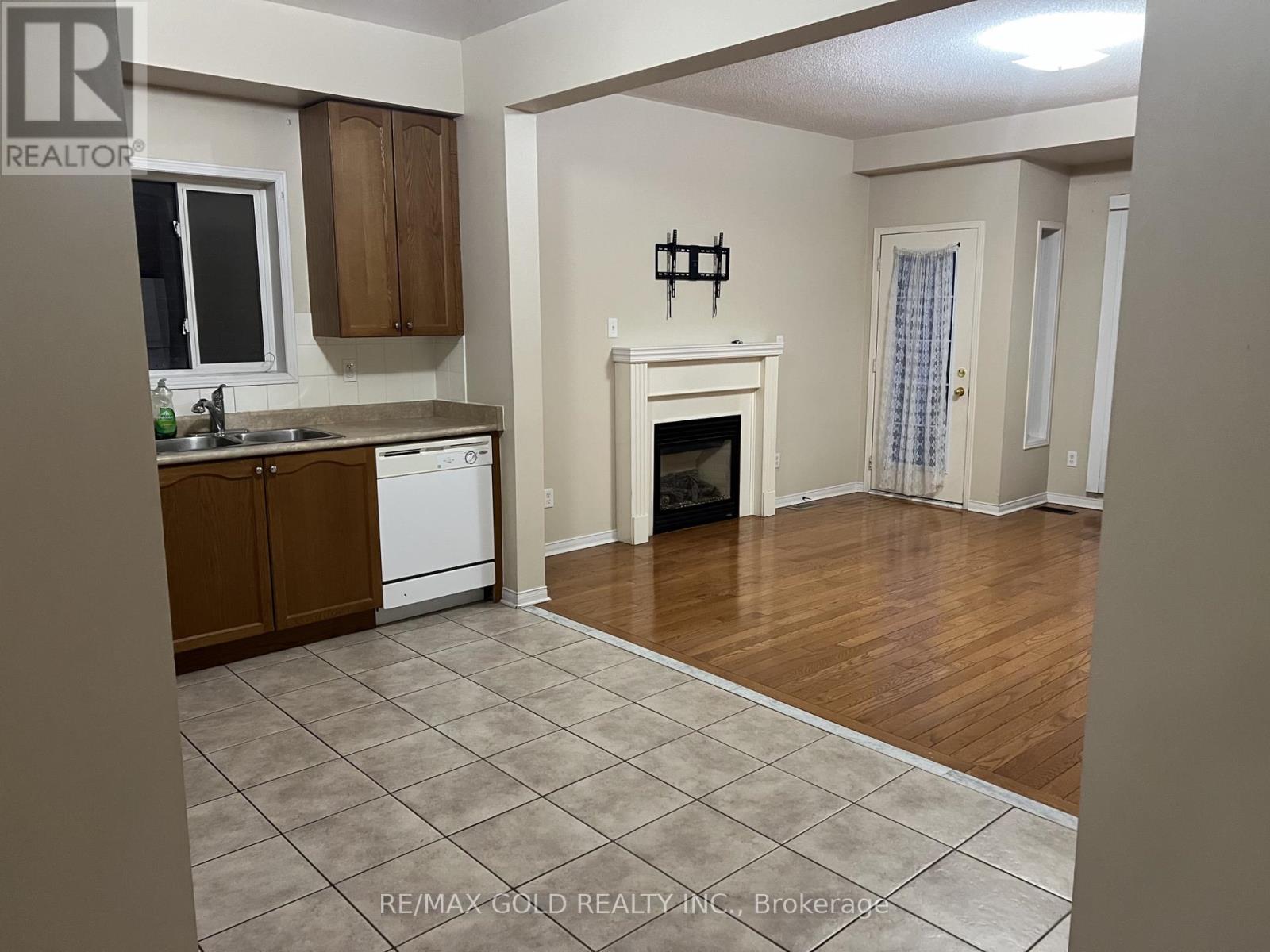 138 Degrassi Cove Circle, Brampton, Ontario  L6X 0N8 - Photo 9 - W12650672