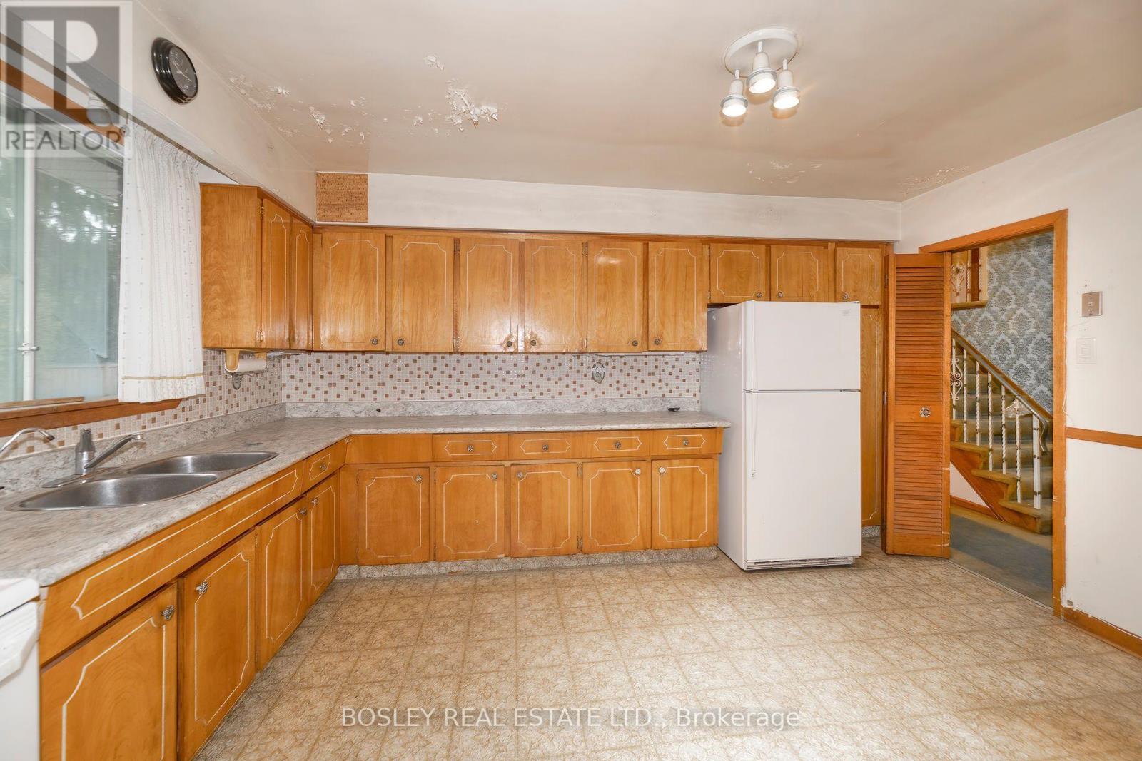 332 Senlac Road, Toronto, Ontario  M2R 1R3 - Photo 14 - C12650700