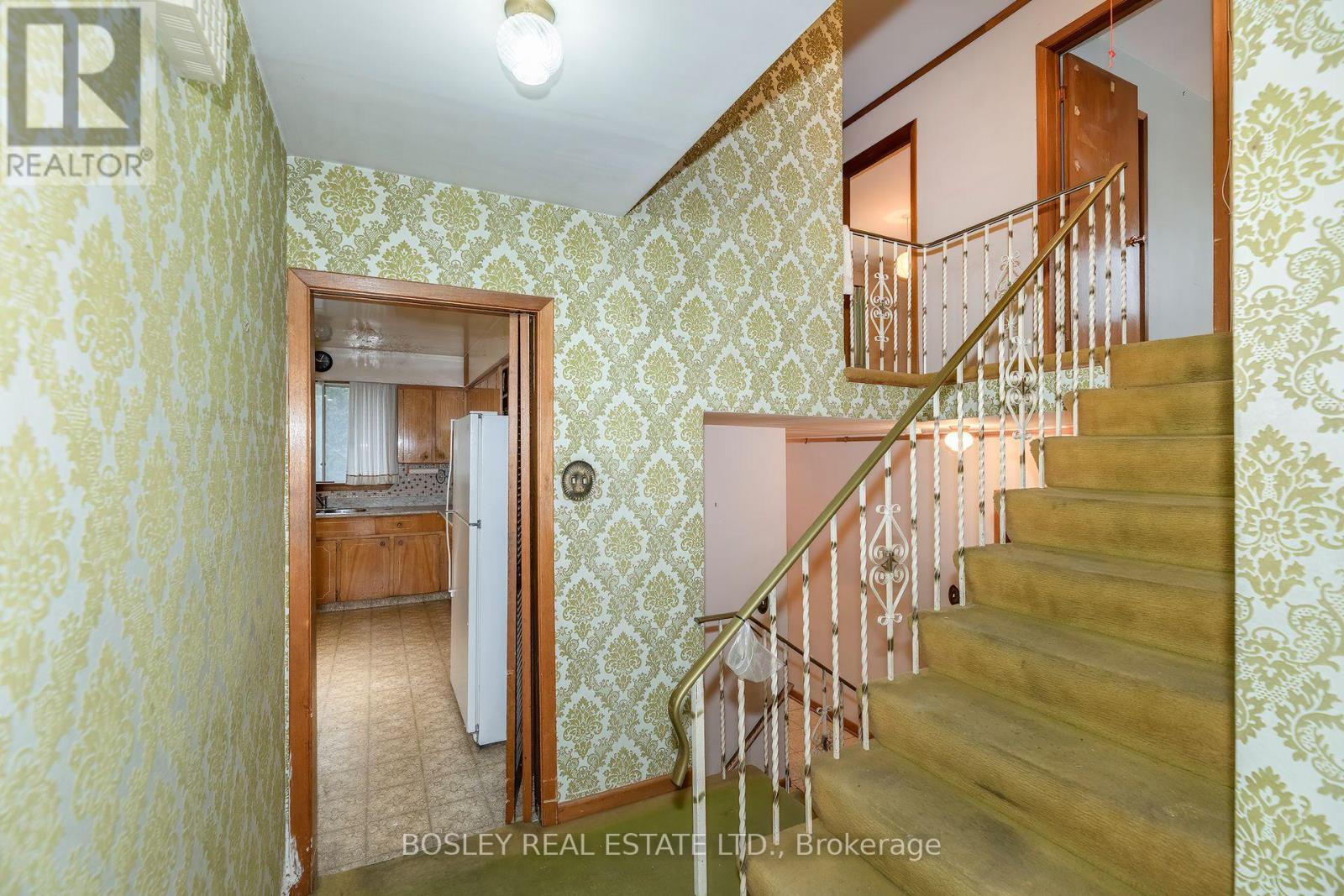 332 Senlac Road, Toronto, Ontario  M2R 1R3 - Photo 16 - C12650700