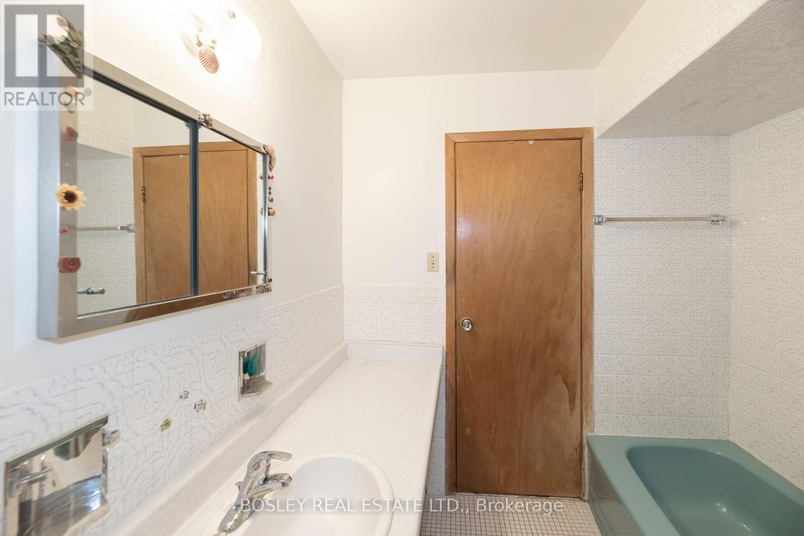 332 Senlac Road, Toronto, Ontario  M2R 1R3 - Photo 25 - C12650700