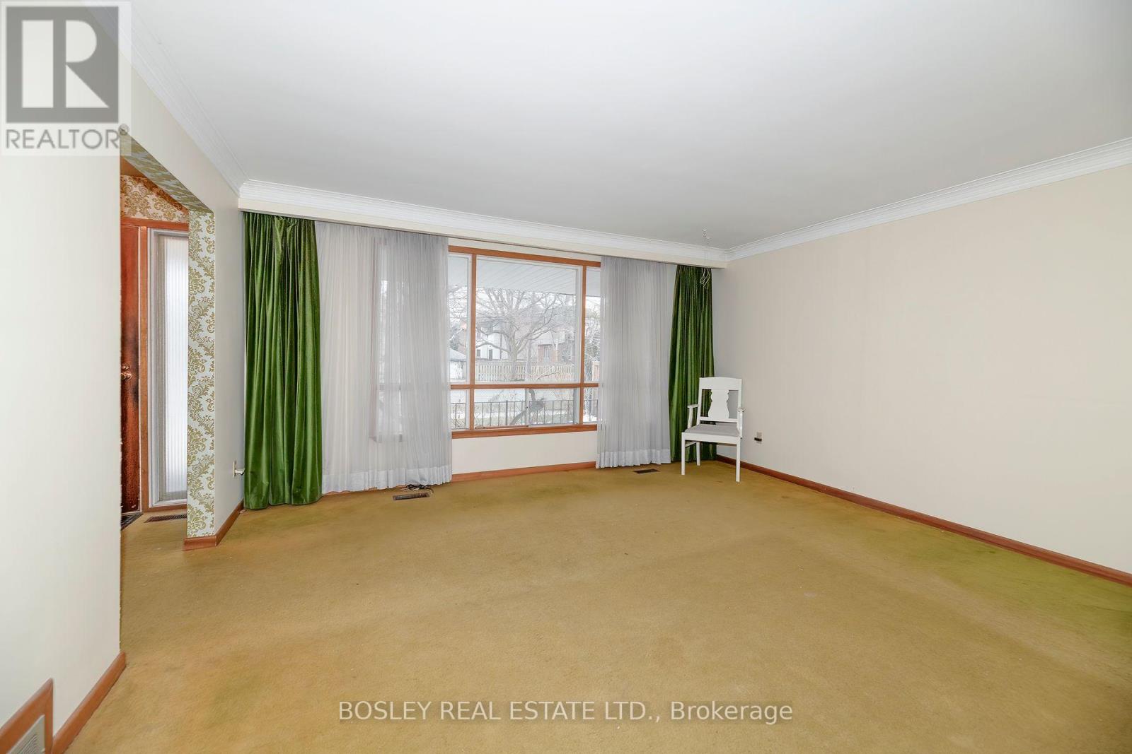 332 Senlac Road, Toronto, Ontario  M2R 1R3 - Photo 9 - C12650700