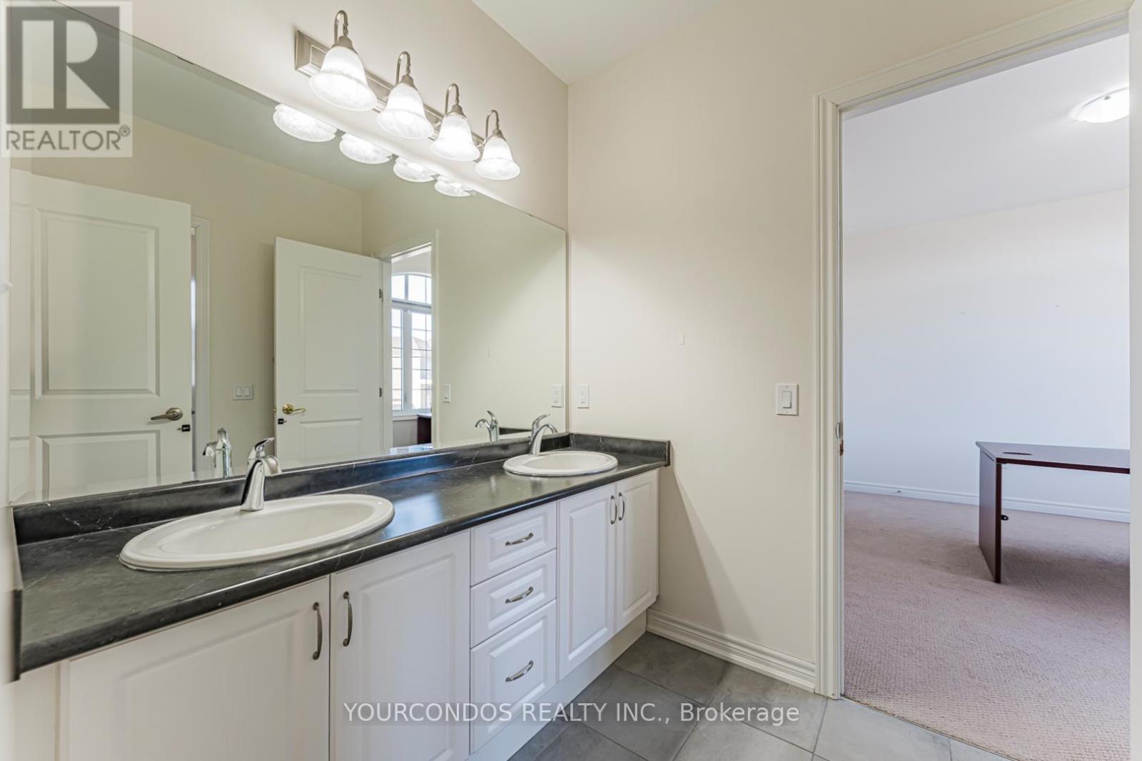 100 Beckett Avenue, East Gwillimbury, Ontario  L9N 0S7 - Photo 43 - N12650316