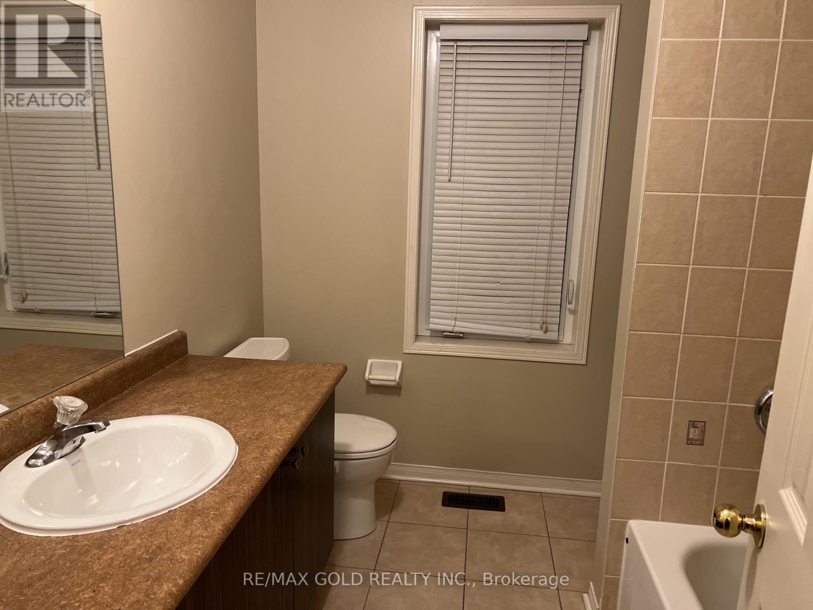 Upper - 138 Degrassi Cove Circle, Brampton, Ontario  L6X 0N8 - Photo 13 - W12650670