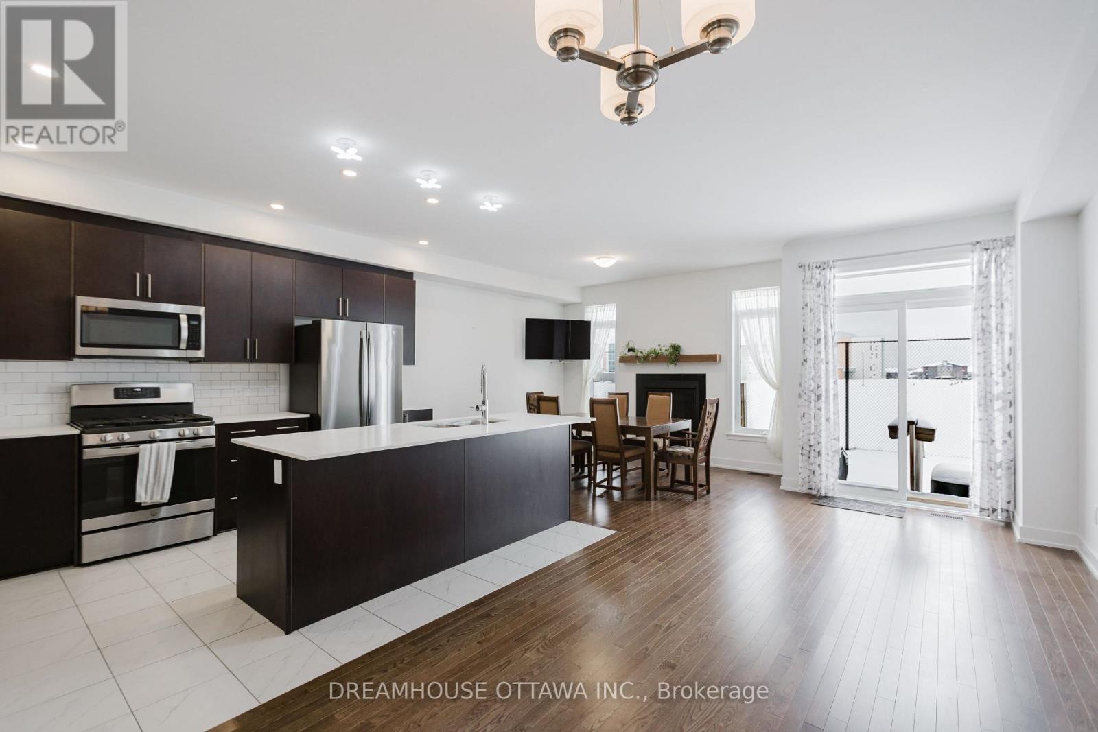 257 Finsbury Avenue, Ottawa, Ontario  K2S 2Y2 - Photo 12 - X12649904