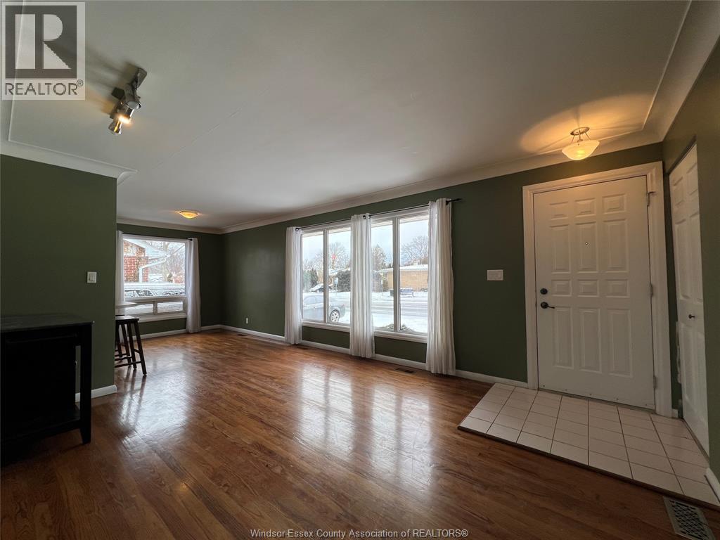 3735 Glenwood, Windsor, Ontario  N9E 2Y6 - Photo 6 - 25031646