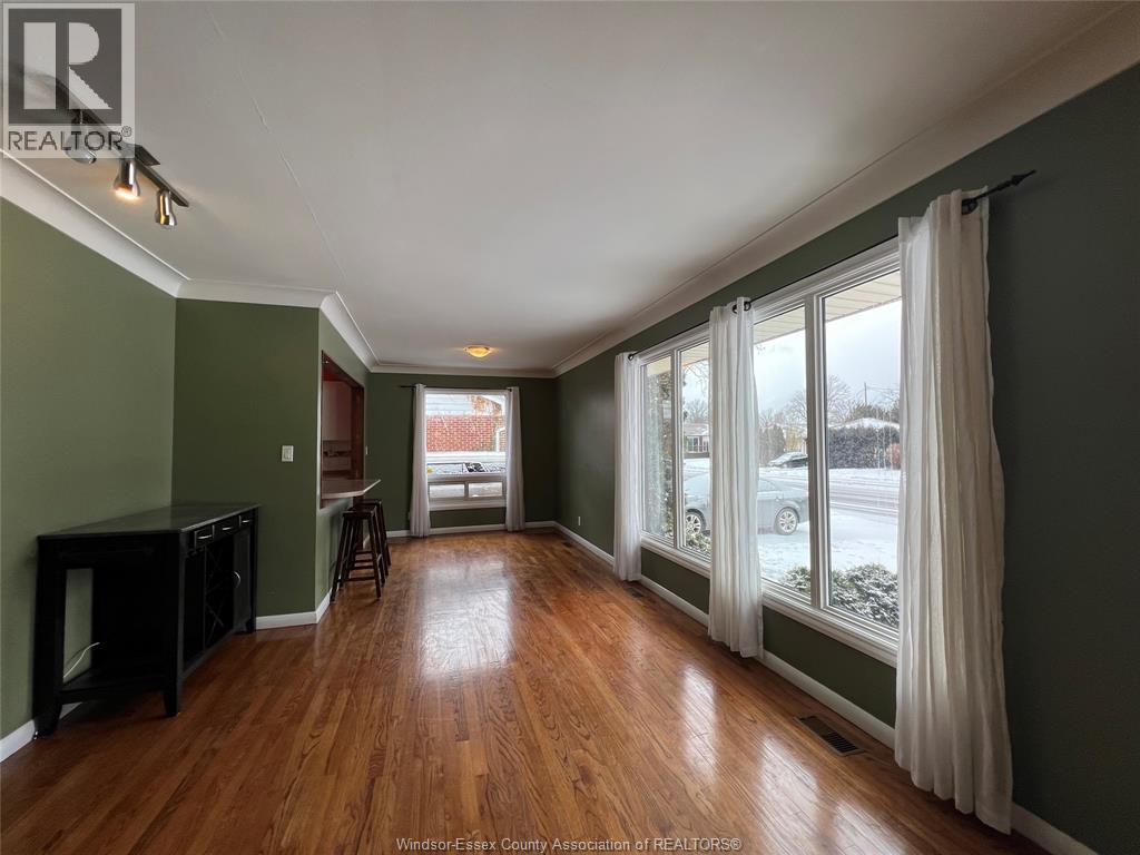 3735 Glenwood, Windsor, Ontario  N9E 2Y6 - Photo 5 - 25031646