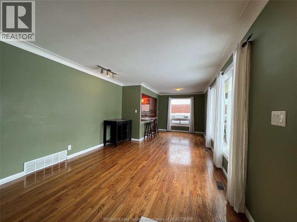 3735 Glenwood, Windsor, Ontario  N9E 2Y6 - Photo 4 - 25031646