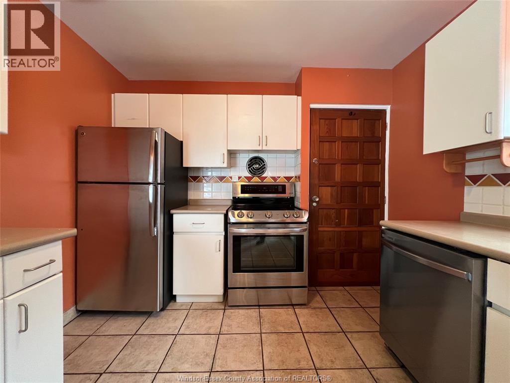 3735 Glenwood, Windsor, Ontario  N9E 2Y6 - Photo 15 - 25031646