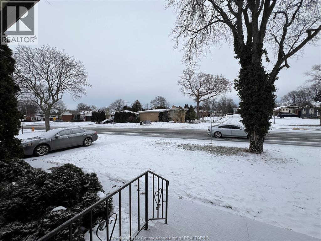 3735 Glenwood, Windsor, Ontario  N9E 2Y6 - Photo 41 - 25031646
