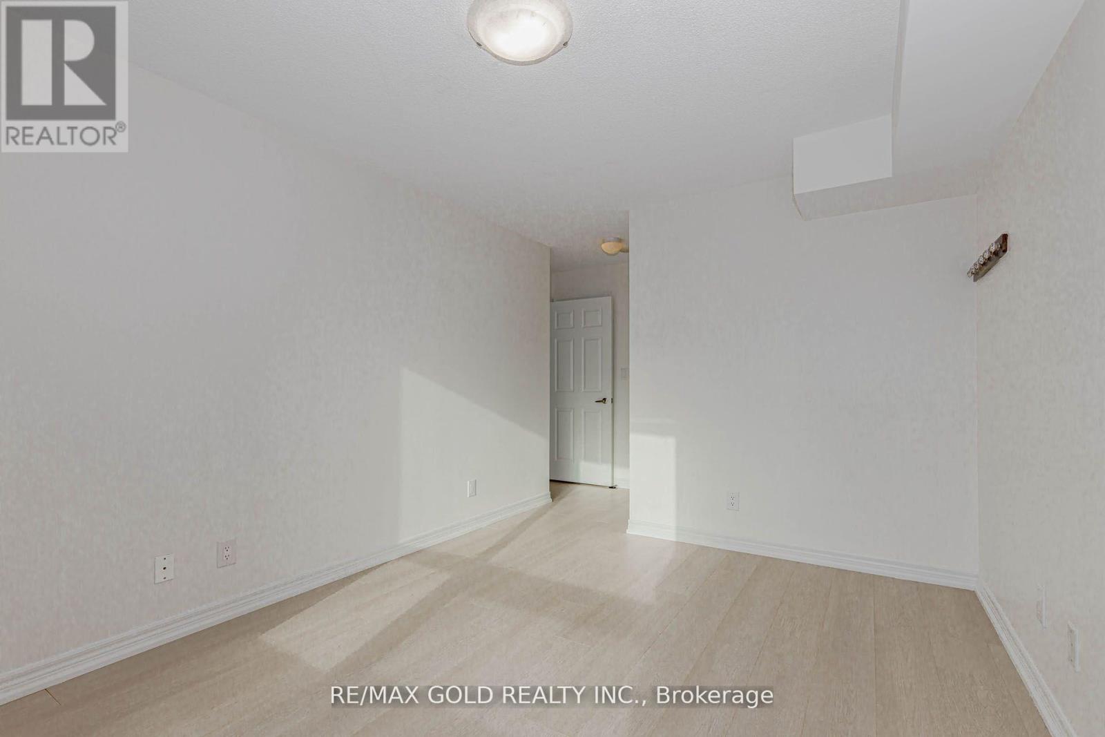 1507 - 208 Enfield Place, Mississauga, Ontario  L5B 0B8 - Photo 10 - W12650710