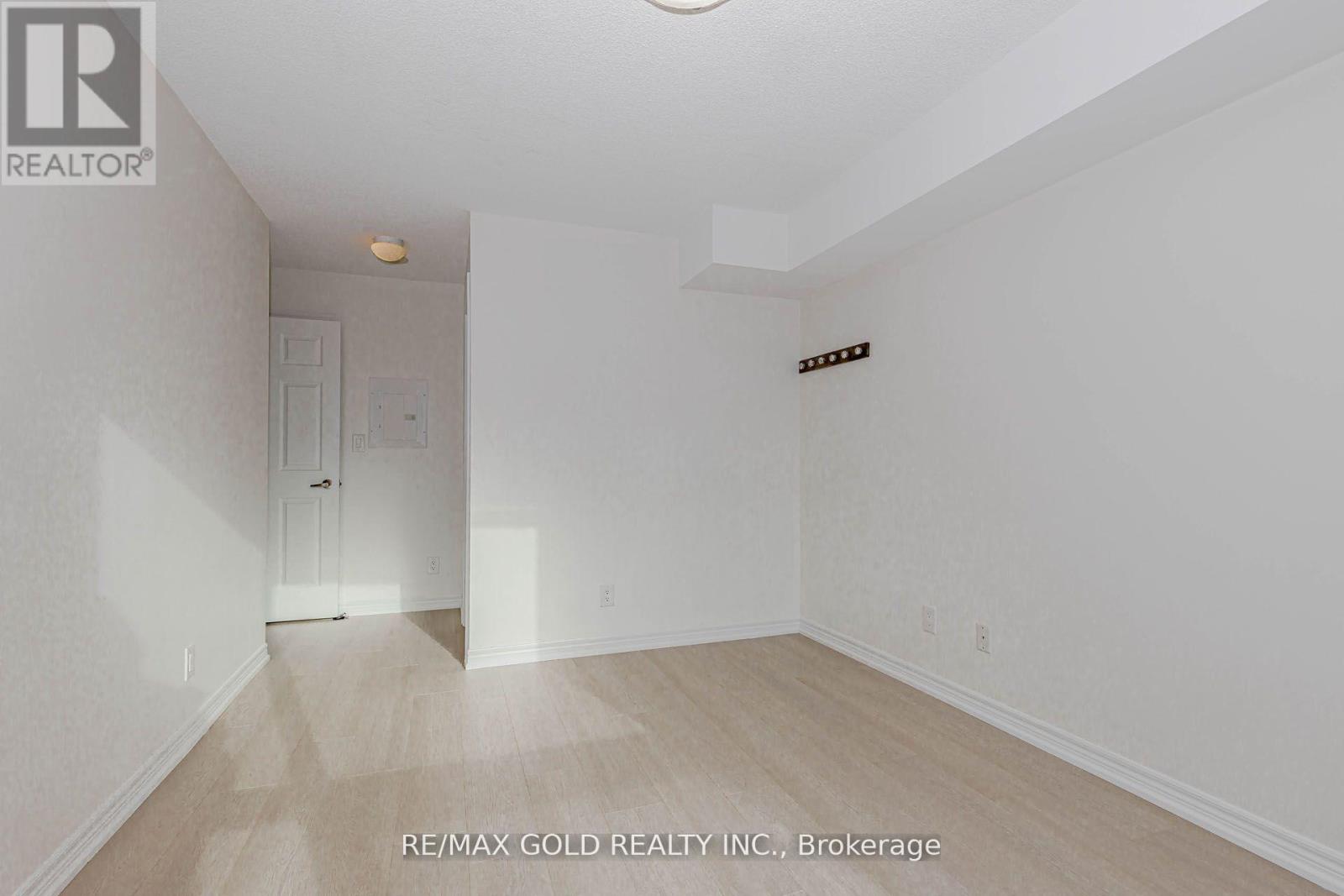 1507 - 208 Enfield Place, Mississauga, Ontario  L5B 0B8 - Photo 11 - W12650710