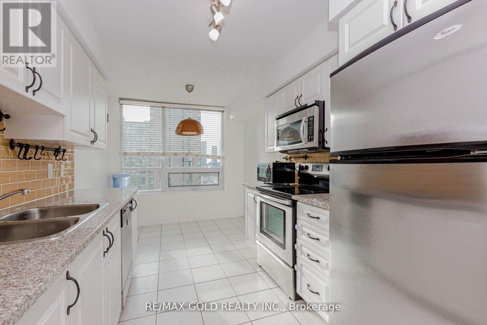 1507 - 208 Enfield Place, Mississauga, Ontario  L5B 0B8 - Photo 18 - W12650710