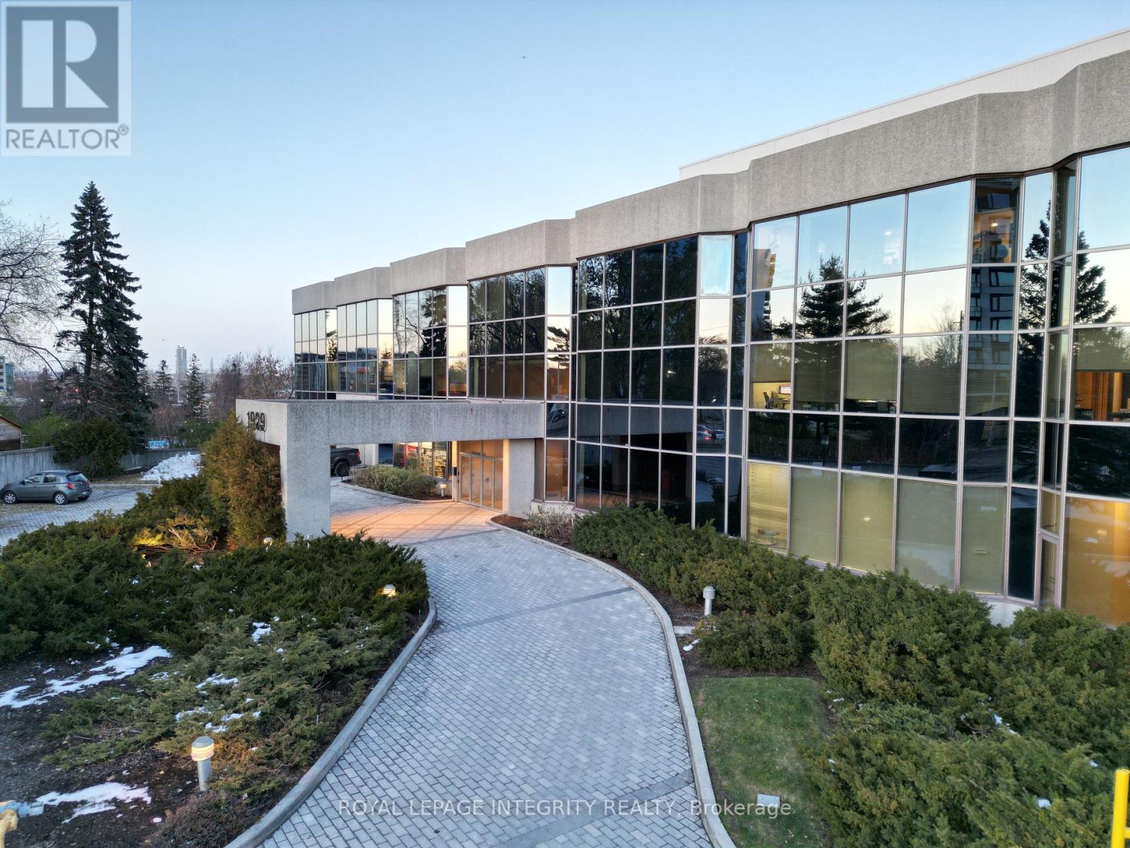 204 - 1929 Russell Road, Ottawa, Ontario  K1G 4G3 - Photo 4 - X12650728