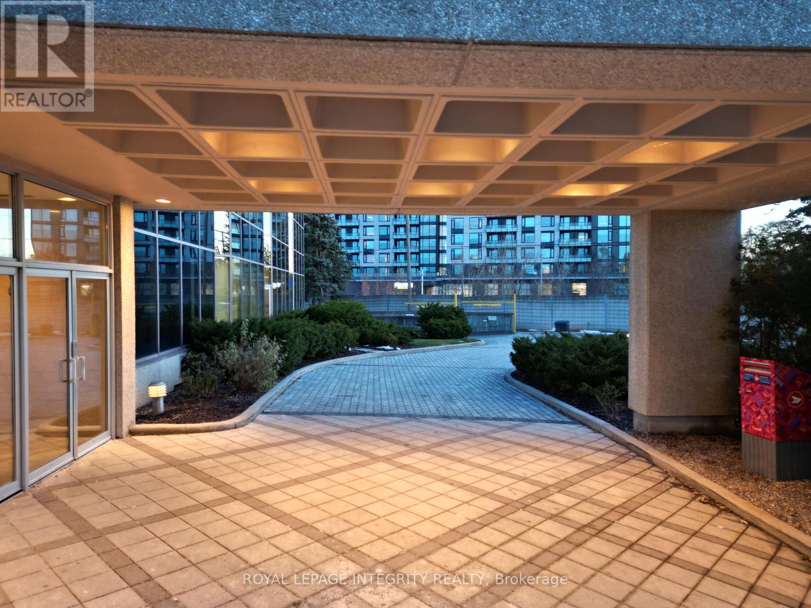 204 - 1929 Russell Road, Ottawa, Ontario  K1G 4G3 - Photo 7 - X12650728