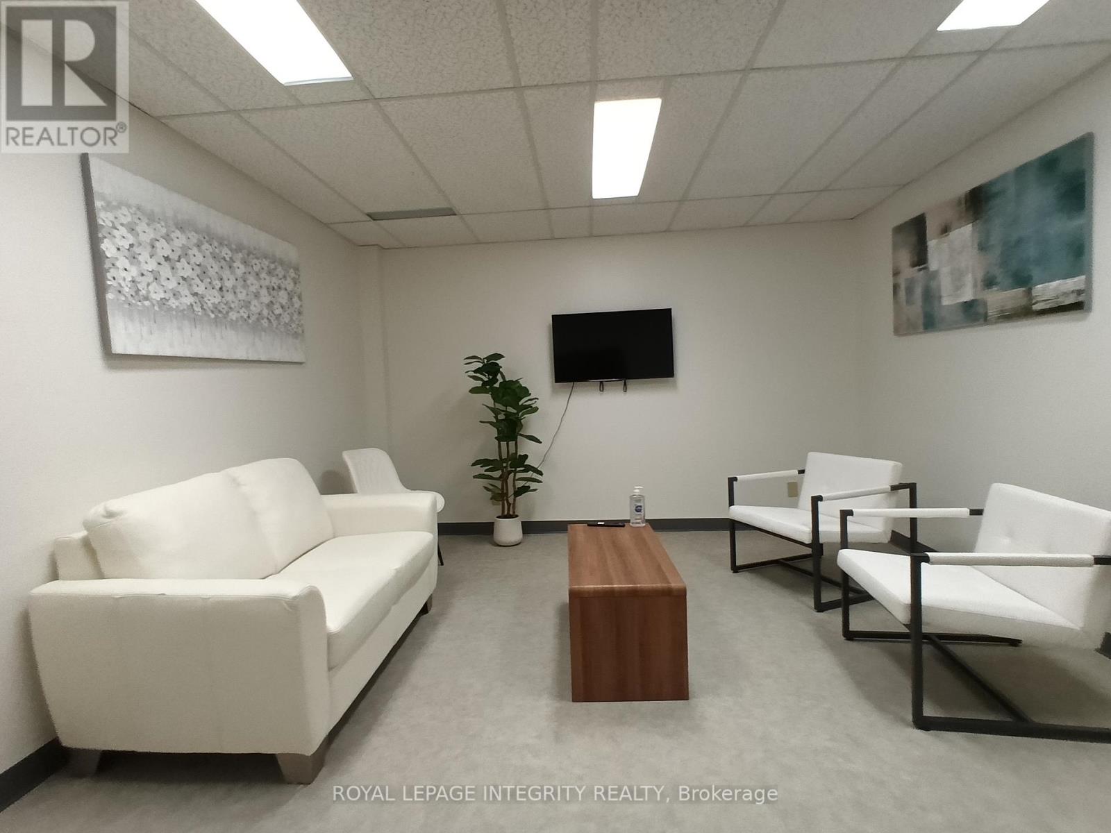 204 - 1929 Russell Road, Ottawa, Ontario  K1G 4G3 - Photo 8 - X12650728