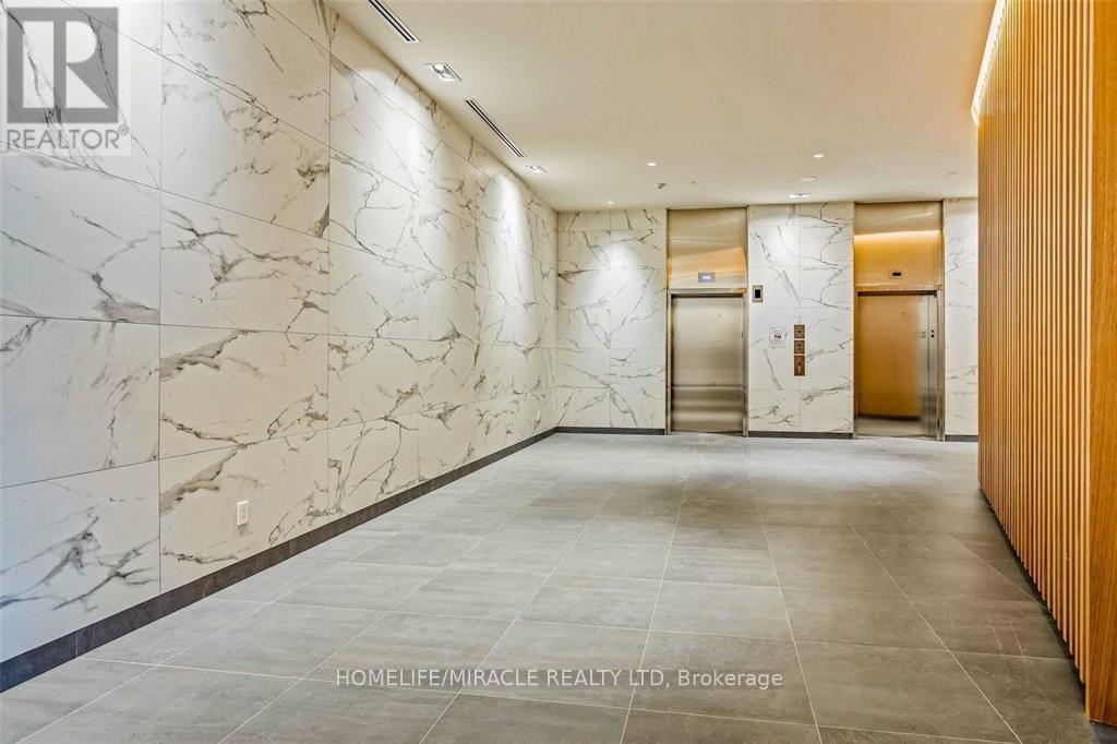 816 - 120 Varna Drive, Toronto, Ontario  M6A 0B3 - Photo 3 - C12650716