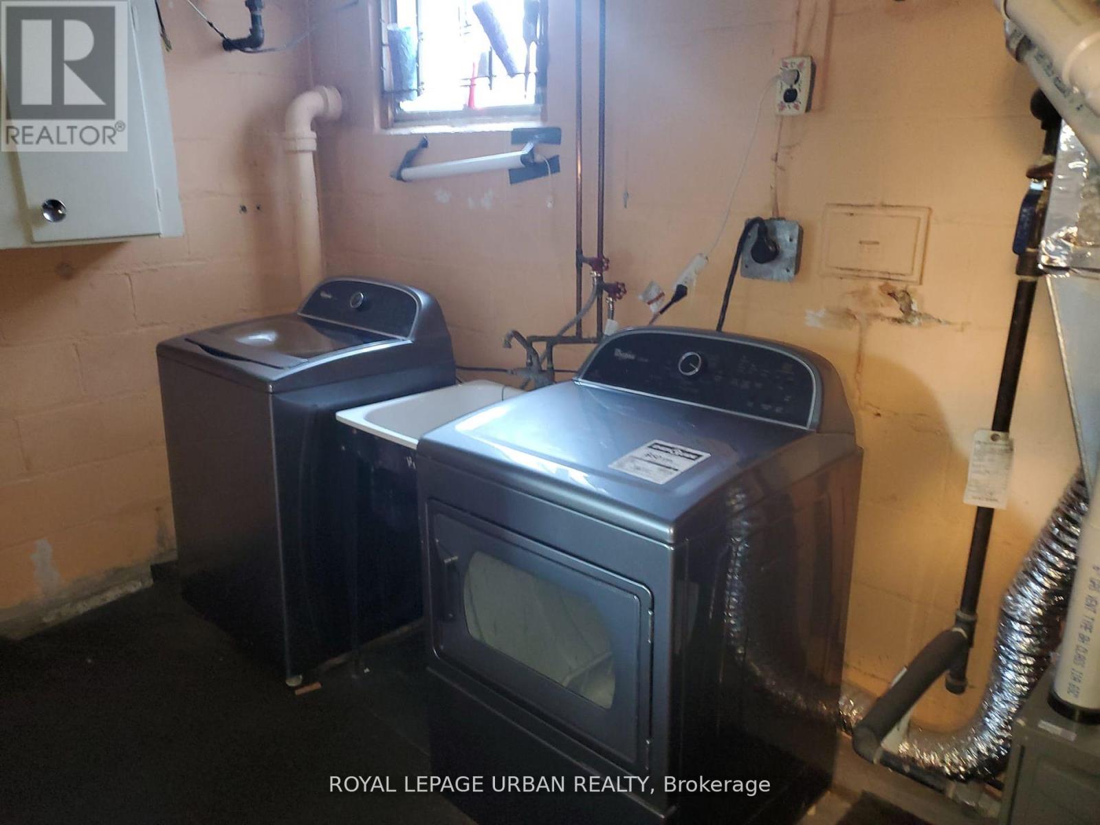 304 Linsmore Crescent, Toronto, Ontario  M4J 4L9 - Photo 17 - E12650734