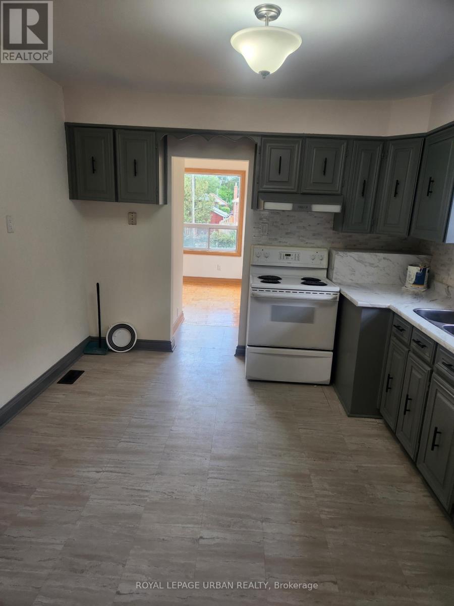 304 Linsmore Crescent, Toronto, Ontario  M4J 4L9 - Photo 9 - E12650734