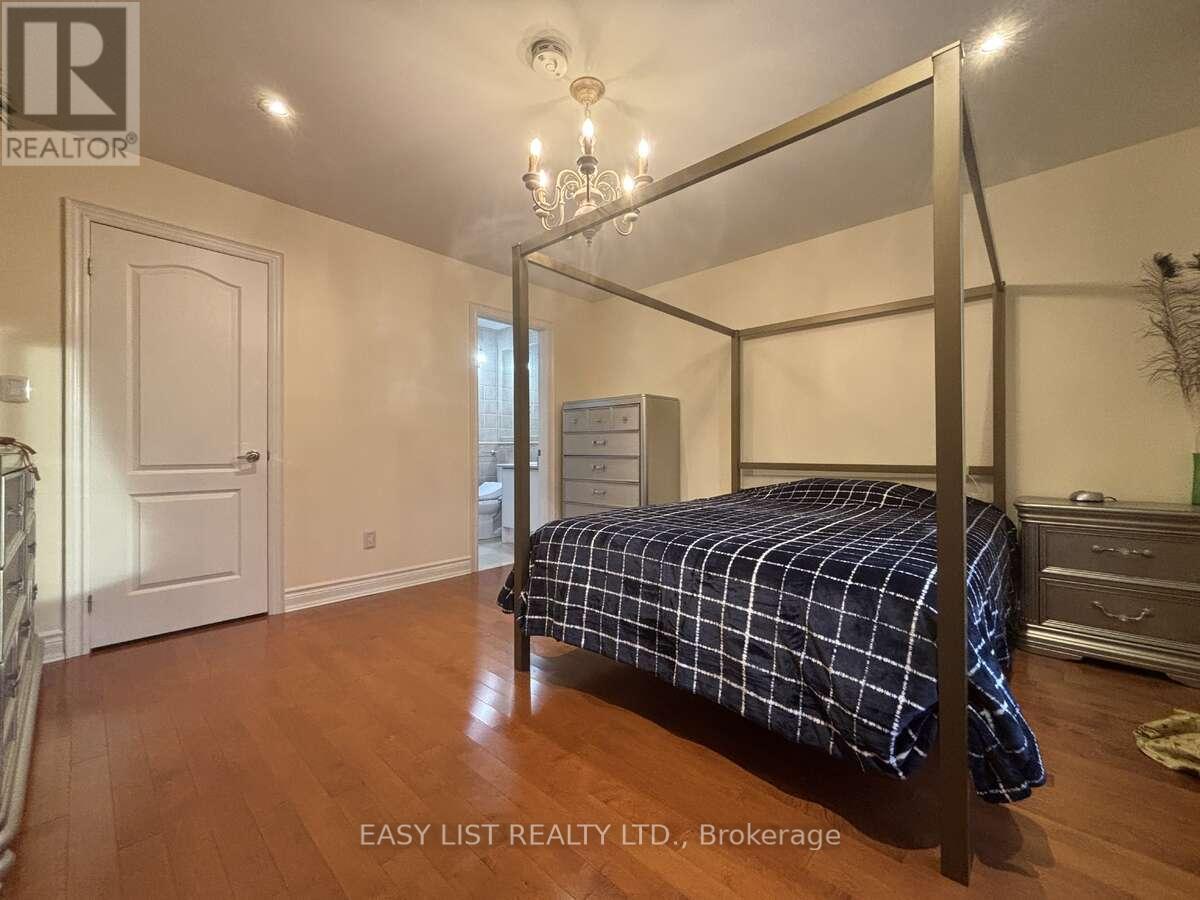 785 Clarence Street, Vaughan, Ontario  L4L 8V2 - Photo 11 - N12650732