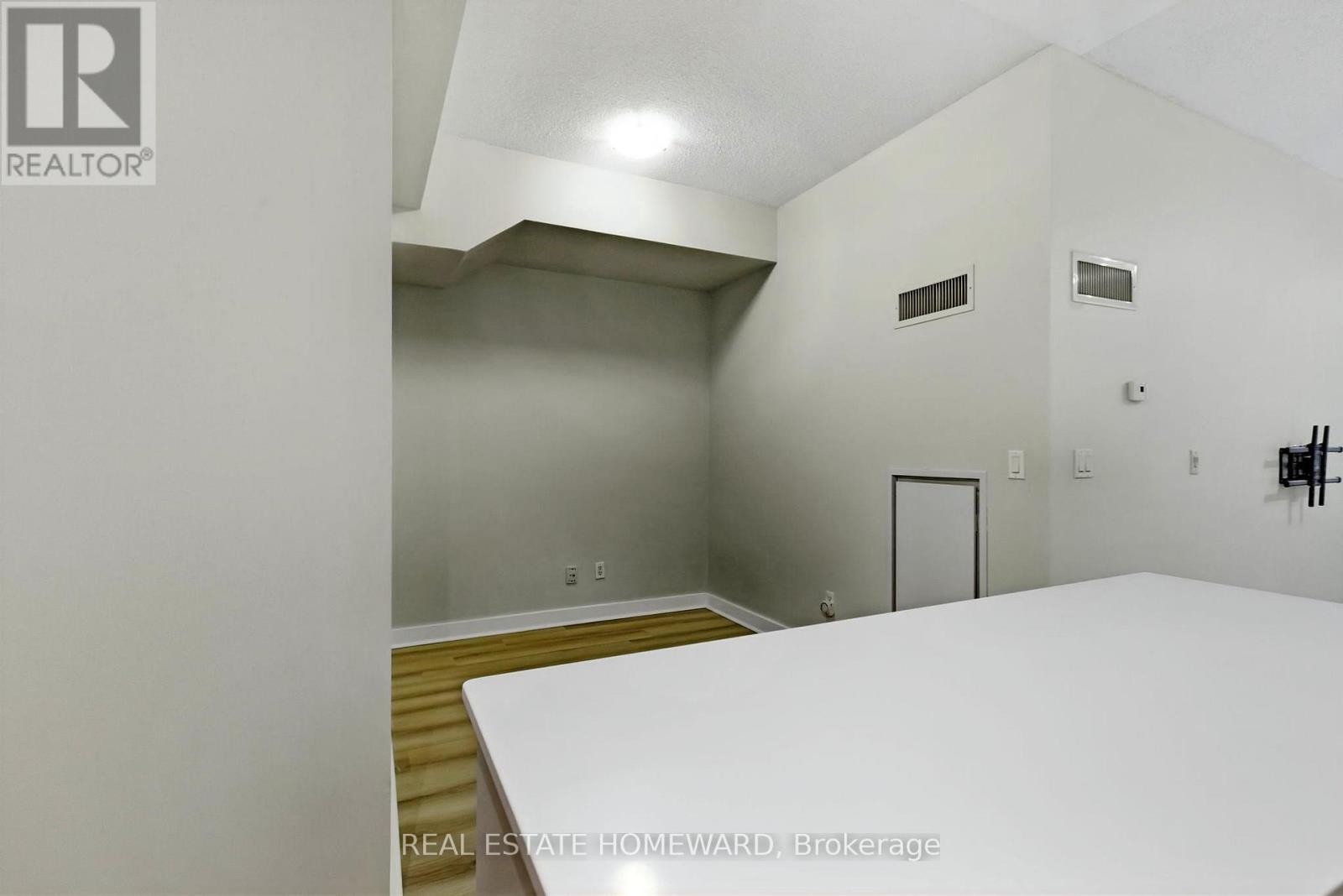 309 - 601 Kingston Road, Toronto, Ontario  M4E 3Y2 - Photo 9 - E12649066