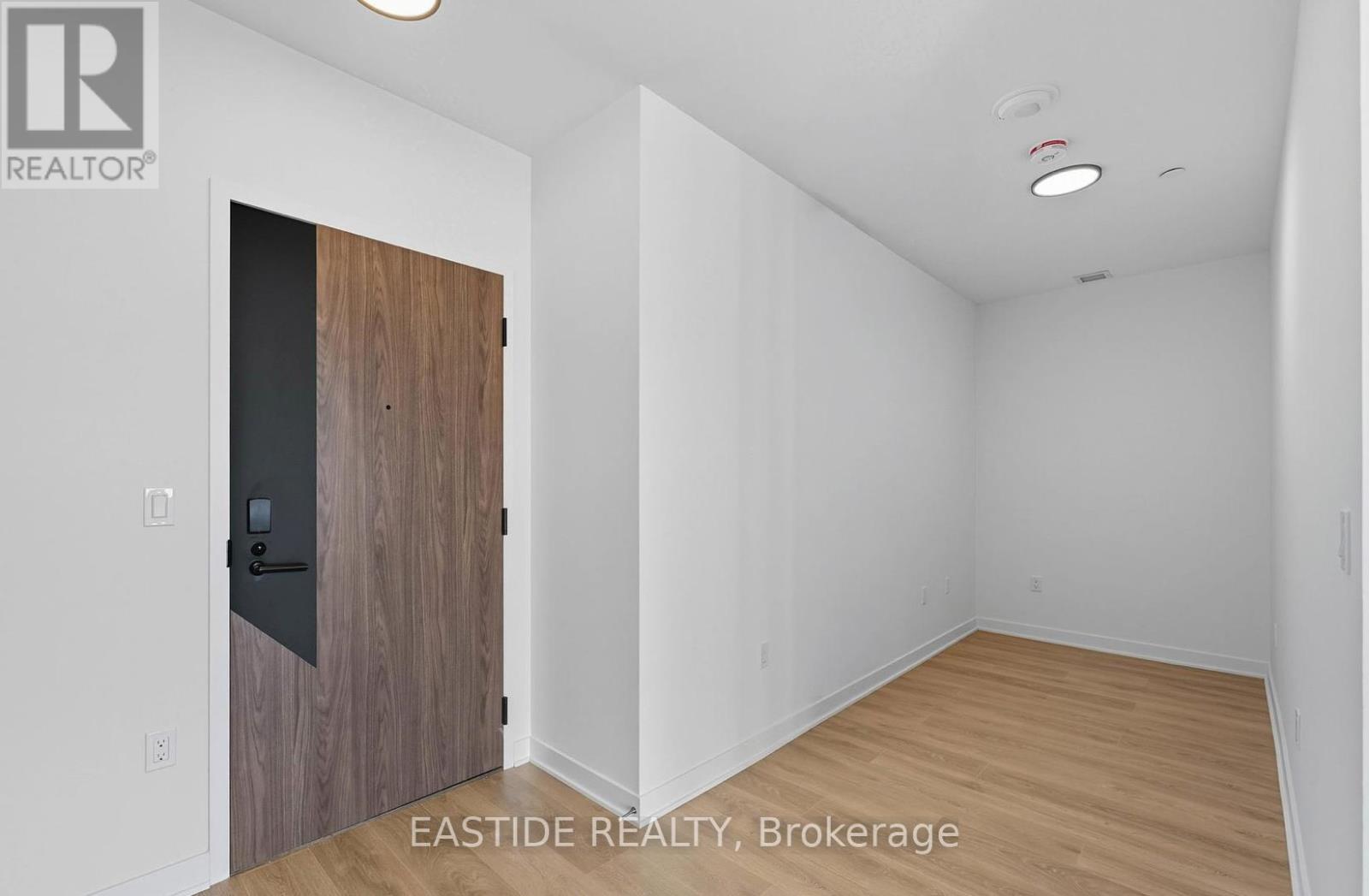 504 - 1037 The Queensway, Toronto, Ontario  M8Z 6C7 - Photo 3 - W12650720