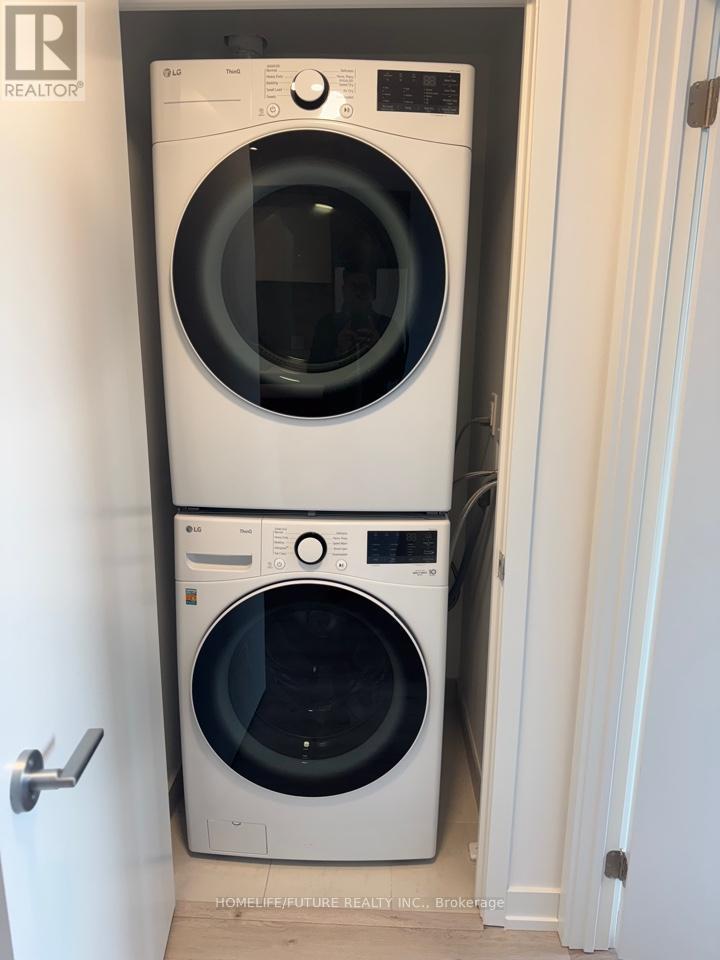 2305 - 395 Square One Drive, Mississauga, Ontario  L5B 0P6 - Photo 19 - W12650724