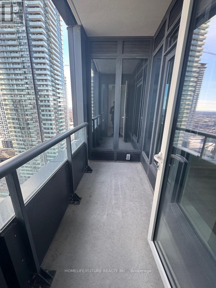 2305 - 395 Square One Drive, Mississauga, Ontario  L5B 0P6 - Photo 9 - W12650724