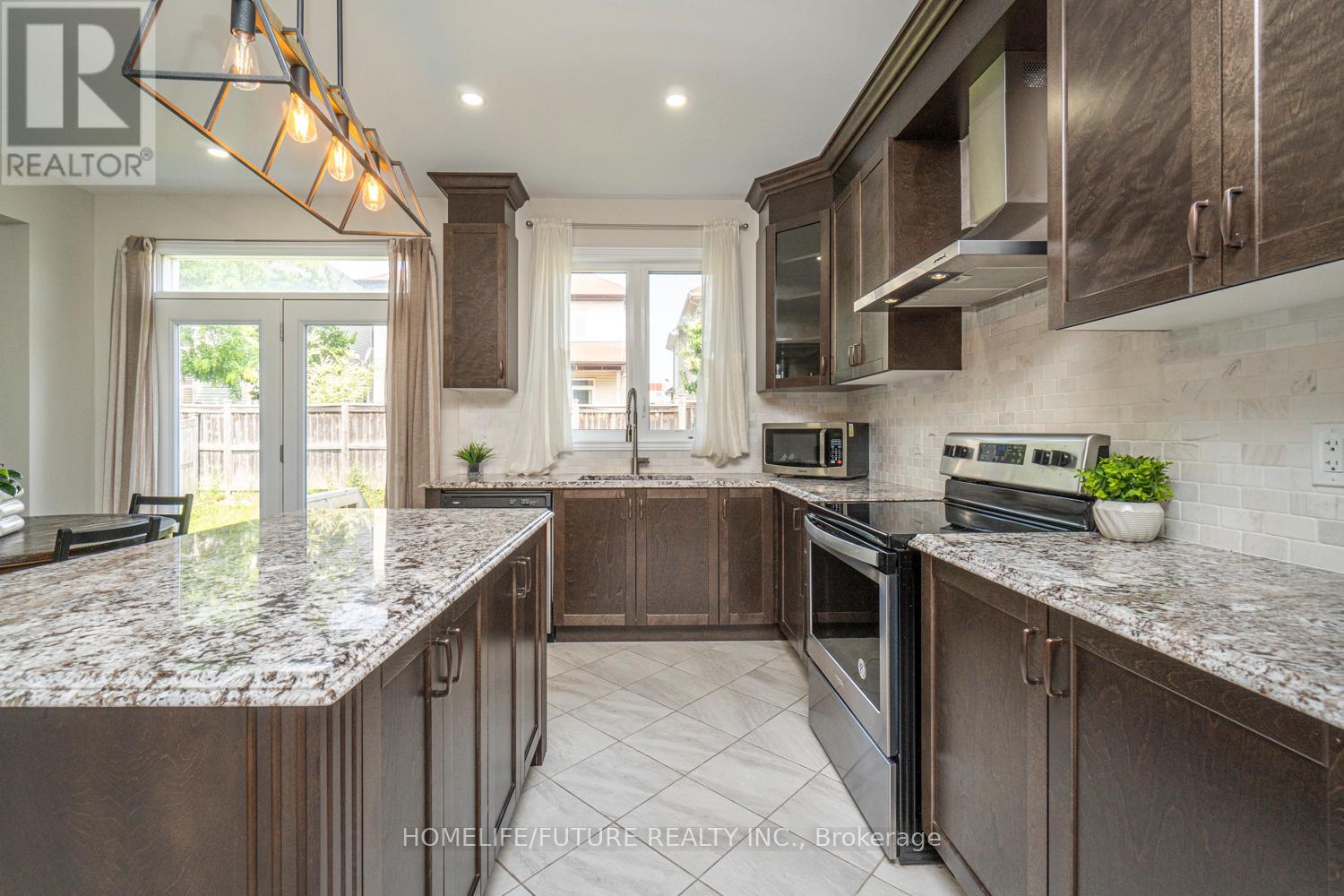 623 Parade Drive, Ottawa, Ontario  K2S 0Y7 - Photo 15 - X12650722