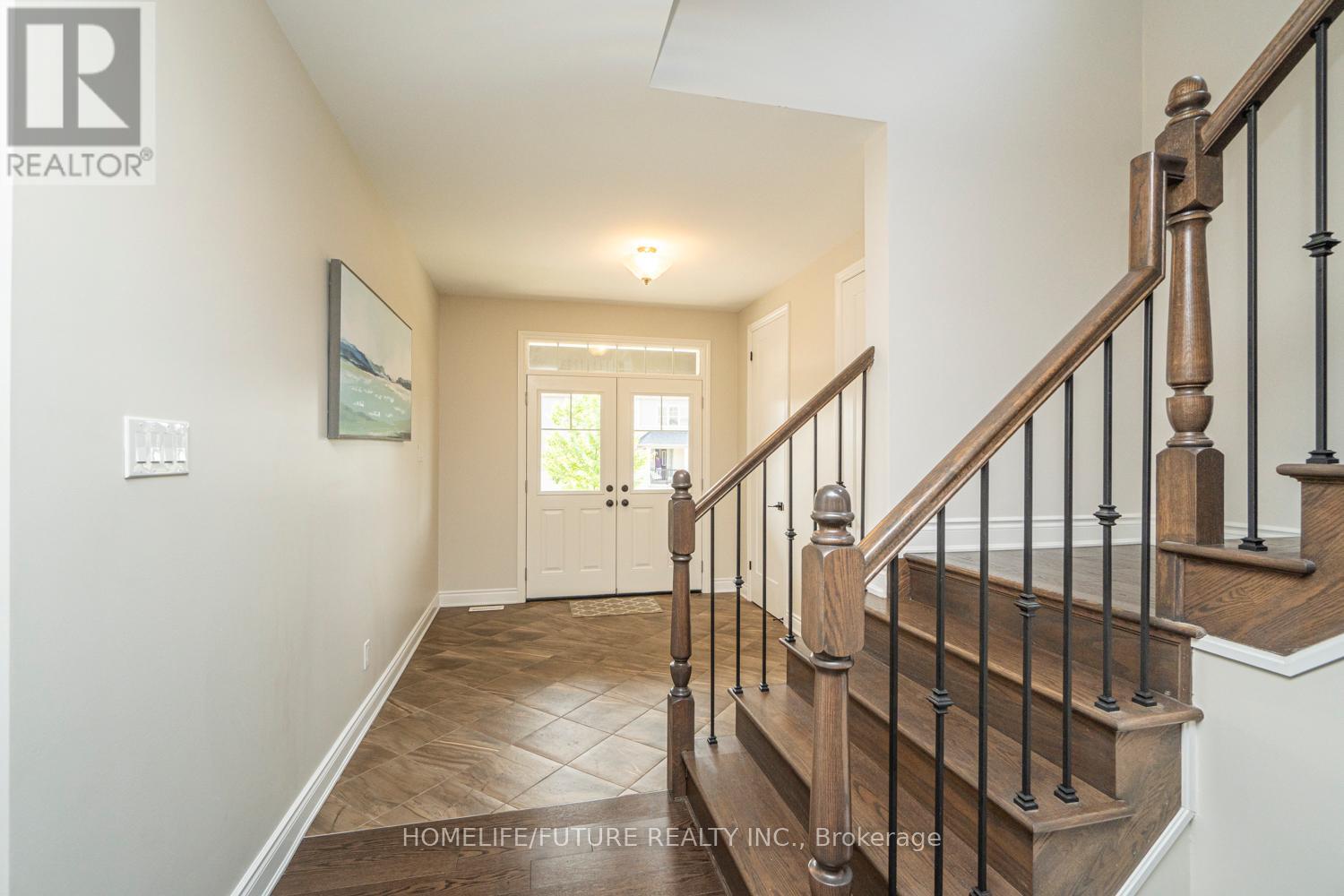 623 Parade Drive, Ottawa, Ontario  K2S 0Y7 - Photo 2 - X12650722