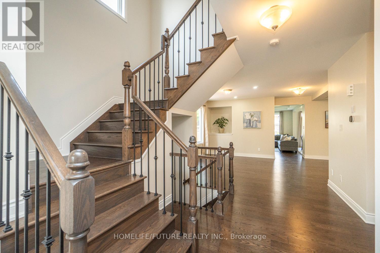 623 Parade Drive, Ottawa, Ontario  K2S 0Y7 - Photo 4 - X12650722