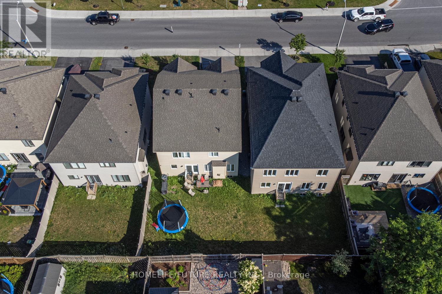 623 Parade Drive, Ottawa, Ontario  K2S 0Y7 - Photo 9 - X12650722