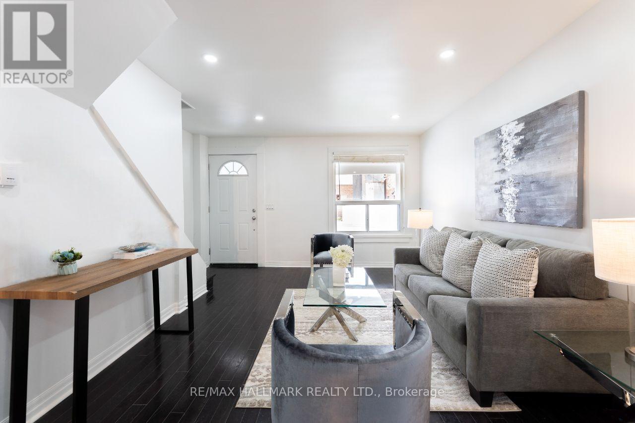 106 Willow Avenue, Toronto, Ontario  M4E 3K3 - Photo 5 - E12483437